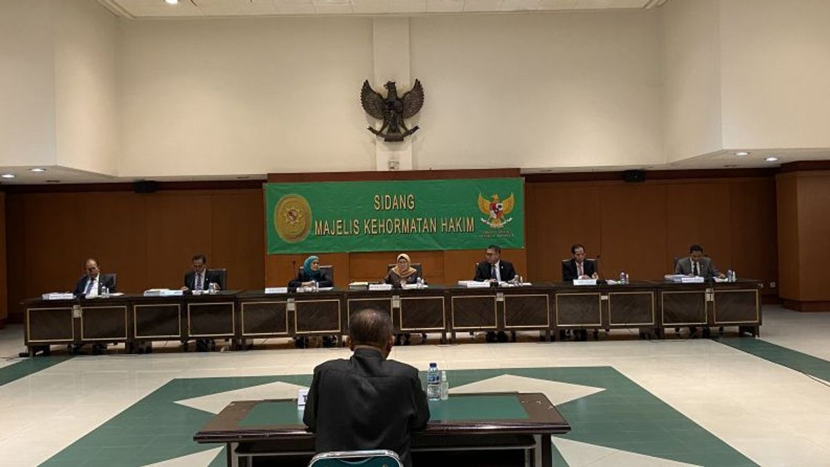 West Jakarta District Court Judge Dede Suryaman Admits He Regrets Accepting Bribes Of IDR 300 Million