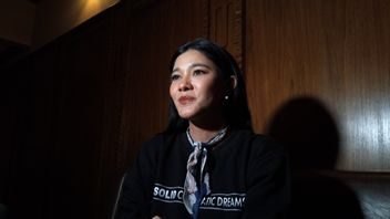 Left by ART Mudik, Naysilla Mirdad is ready to do her own housework