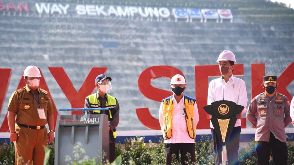 افتتحه الرئيس جوكوي، أكملت PTPP بناء سد الطريق Sekampung في الوقت المحدد حتى في خضم وباء