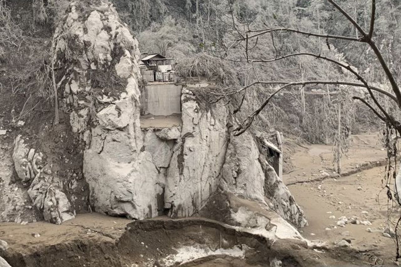 グラダック・ペラック橋とセメル山の民の経済の静脈