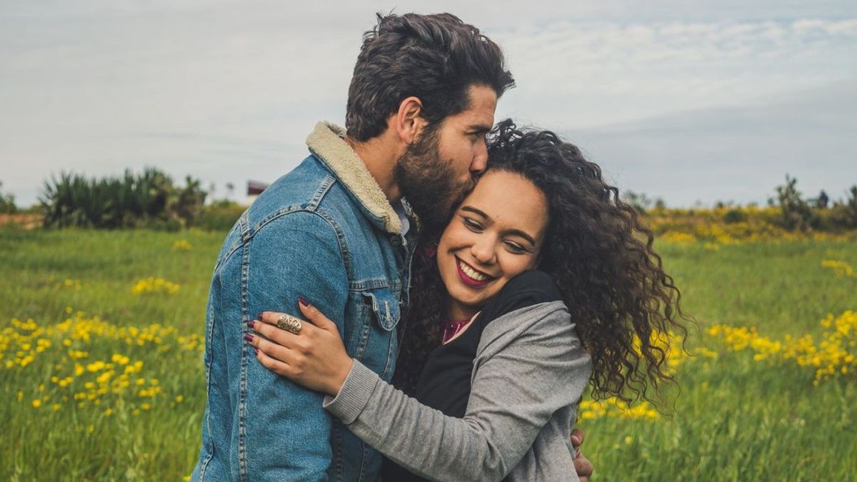Dipercaya Menjadikan Hubungan Percintaan Makin Langgeng, Ini 5 Cara Jadikan Pasangan Sebagai Sahabat Baik