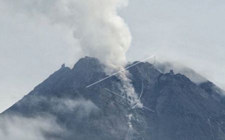 Merapi Mengeluarkan Tiga Kali Guguran Lava Sejauh 400-500 Meter