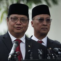 Berseberangan dengan Anies, Airlangga Hartarto Ngotot 50 Persen Perkantoran Tetap Beroperasi