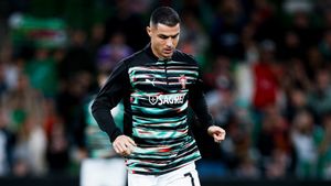 Pelatih Irlandia Tampik Kartu Merah Cristiano Ronaldo Adalah Ulahnya