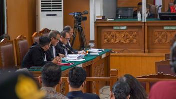 南ジャカルタ地方裁判所を訪問、J准将の弁護士がファーディ・サンボ関連事件の起訴を呼びかける