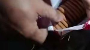 Ojol 报告了Cengkareng 一对Sepasang Sejoli发送的含有毒品的包裹