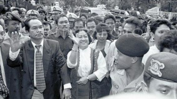 Megawati Soekarnoputri, Anak Presiden yang Jadi Ketum PDI