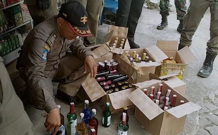 Satpol PP Kota Jambi Razia Minuman Beralkohol Jelang Tahun Baru