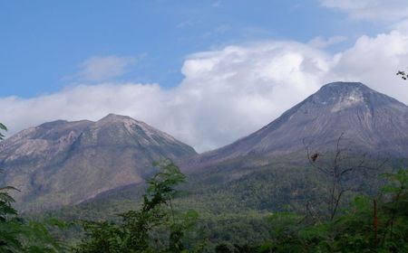 Gunung Lewotobi Laki-laki Erupsi Selama 13 Menit