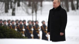 Putin Pertimbangkan Larangan untuk Konten Internet yang Dianggap “Beracun”