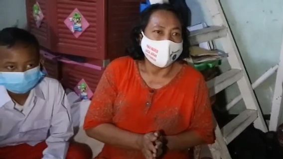 Suami Meninggal karena COVID-19, Janda Satu Anak Tak Mampu Beli Seragam Sekolah, Salbia: Sejak Bapaknya Gak Ada, Bajunya Kecil-kecil