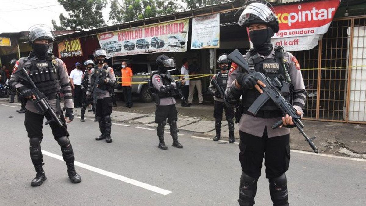 Densus 88 Arrest 2 Suspected Terrorists In East OKU, South Sumatra