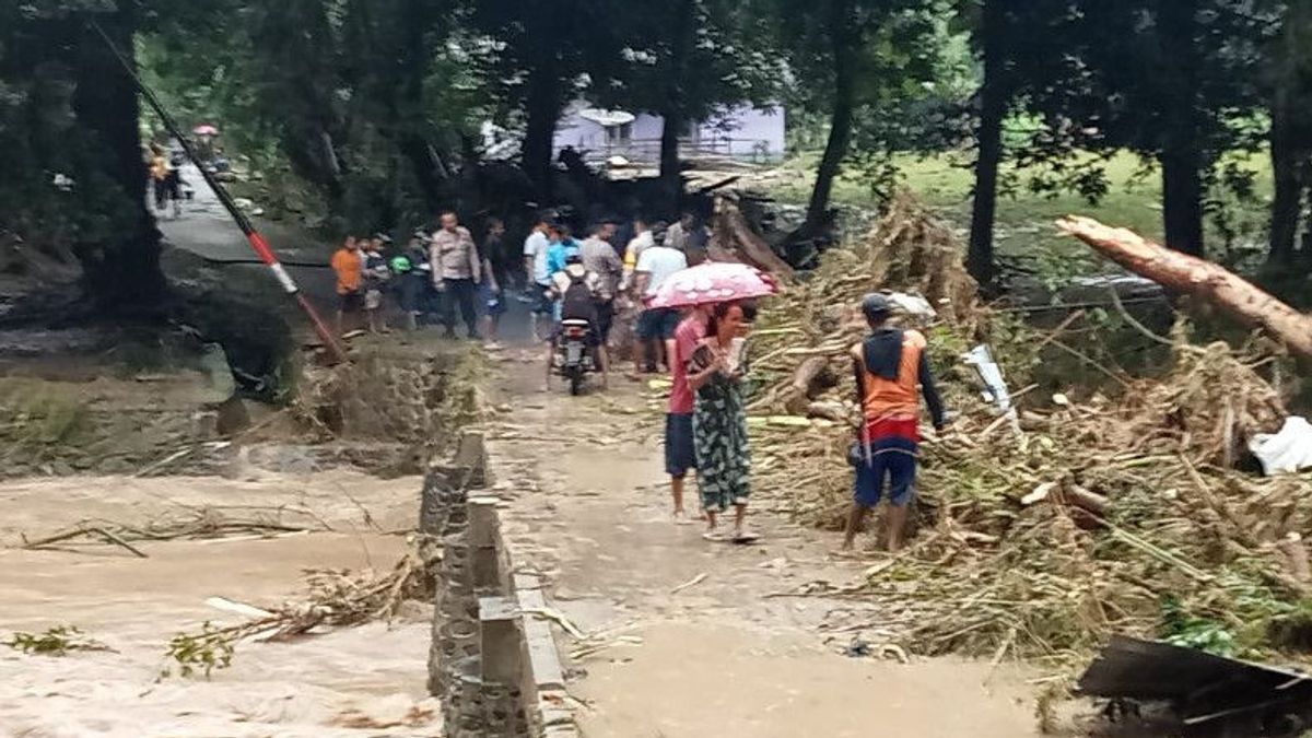 BPBD: Banjir Bandang di Sumbawa Disebabkan Penebangan Liar