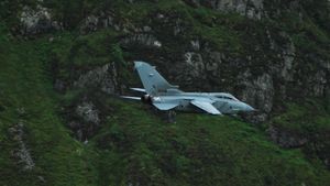 Ukraina Tangkap Perwira Angkatan Udara karena Mata-matai Jet Tempur Pasokan Barat