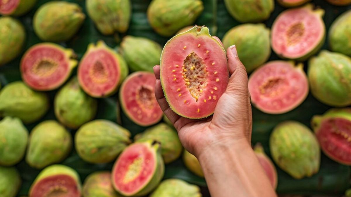 Penyakit yang Bisa Diredakan dengan Makan Jambu Biji, dari Jantung hingga Kanker