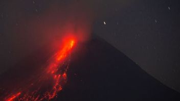 警戒3、メラピ山は水曜日の朝にピジャール溶岩雪崩の8倍を打ち上げました
