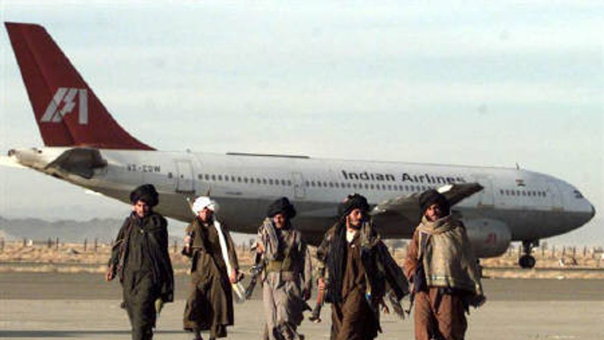 12 月 31 日历史： 印度向印度航空公司飞机劫持恐怖分子鞠躬