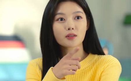 Karakter Unik Kim Yoo Jung dalam Teaser Serial Chicken Nugget