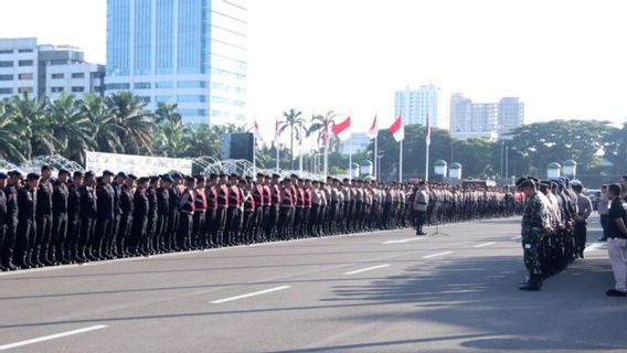 Thousands of Workers Hold a Demonstration in Front of the DPR Building, NasDem Legislator: This is a Loud Alarm for the Employment Crisis