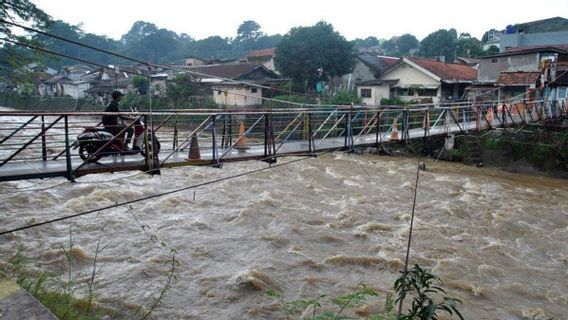 Sunter Hulu Floodgates Alert 1, Ceci Est Une Zone D'inondation Potentielle