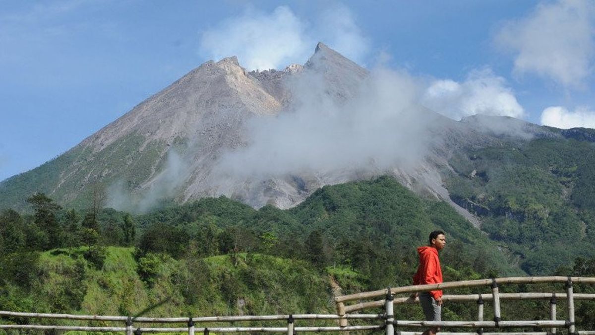 Mount Merapi Still Coughing, Remove 1.5 Kilometers Of Material Gugugran