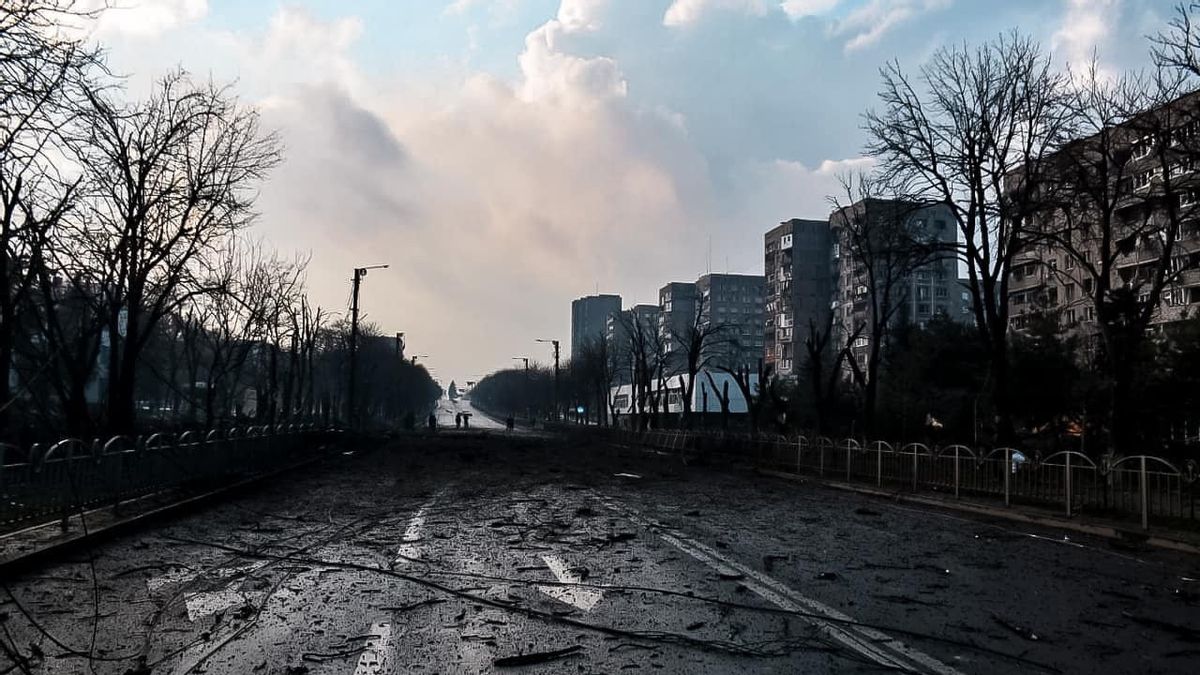 Under Russian Siege, Mariupol City Officials Say Nearly 5,000 People Killed, Including 210 Children