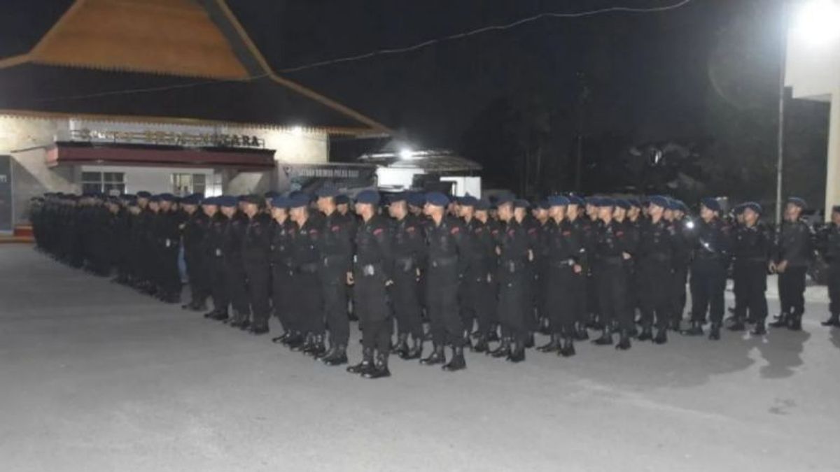 Riau Police Mobile Brigade Departs 200 Security Support Personnel In Rempang Batam