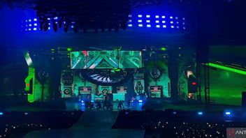 Begini Penampilan Grup Kpop Stray Kids dalam Konser di Beach City International Stadium, Jakarta