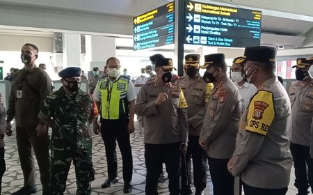 Sidak ke Bandara Soekarno-Hatta, Kapolda Metro Cek Arus Kedatangan Penumpang dari Luar Negeri