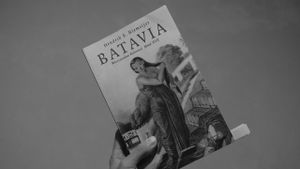Resensi Buku Batavia: Masyarakat Kolonial Abad XVII – Tentang Pelacuran dan Perbudakan di Jakarta