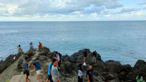 Pantai Tanjung Batu Sorong, Destinasi Favorit Saat Libur Terakhir Cuti Lebaran 2022