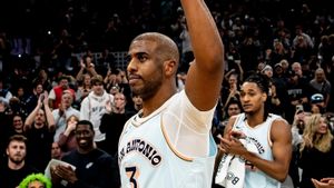 Legenda Basket Chris Paul Resmi Memutuskan Pensiun dari NBA