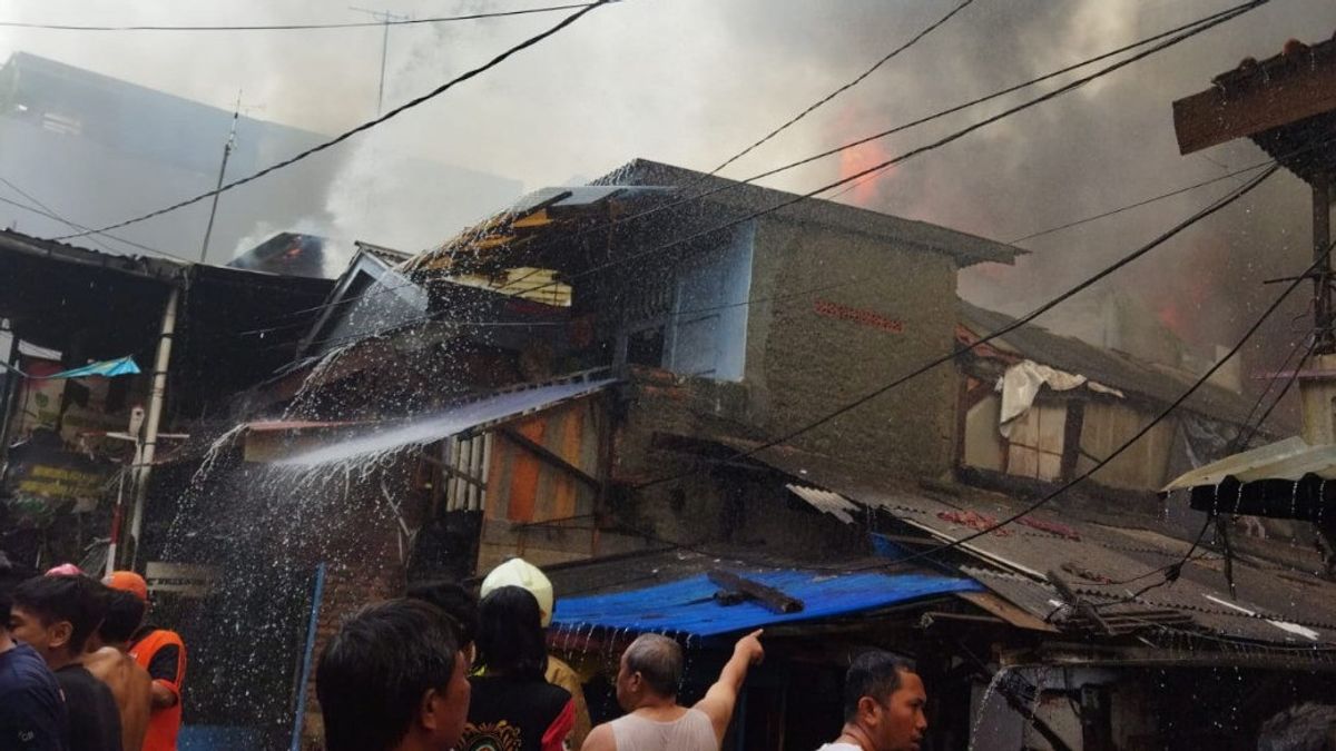 منازل في تامبورا تحترق، 25 سيارة دامكار منتشرة