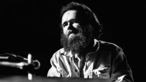 Multi-Instrumentalist Garth Hudson Meninggal Dunia di Panti Jompo pada Usia 87 Tahun