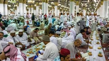 Buka Puasa di Tanah Suci Madinah, Masjid Nabawi Sediakan Satu Juta Takjil