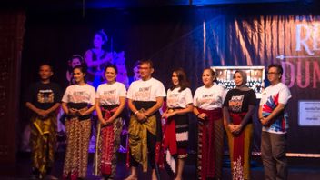 一系列名人团结起来保护印尼文化
