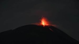 بركان Ile Lewotolok NTT زلزال 348 مرة ، السكان مهددون بالانهيارات الأرضية الحمم البركانية