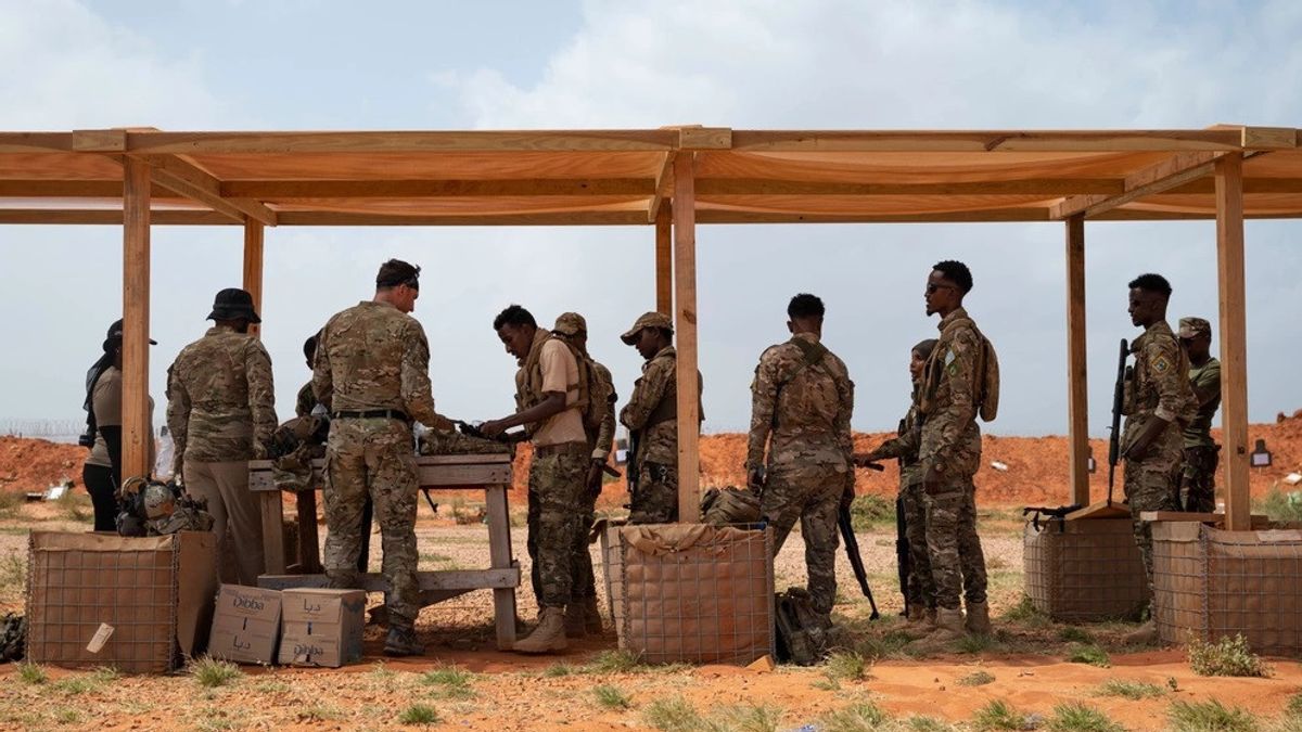 被美国训练的索马里司令部成员因涉嫌腐败而被解雇和拘留