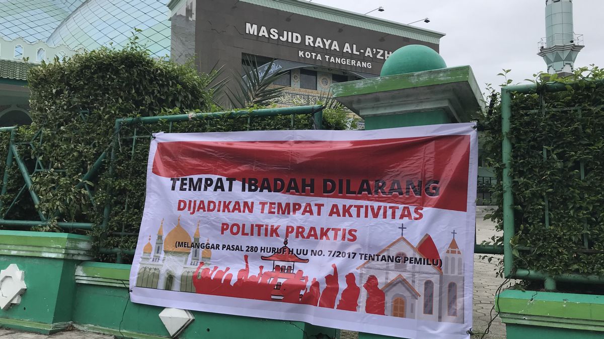 Saat Anies Ingin 'Mendengar Warga Tangerang' Muncul Spanduk dengan Tulisan 'Tempat Ibadah Dilarang Dijadikan Tempat Aktivitas Politik Praktis’
