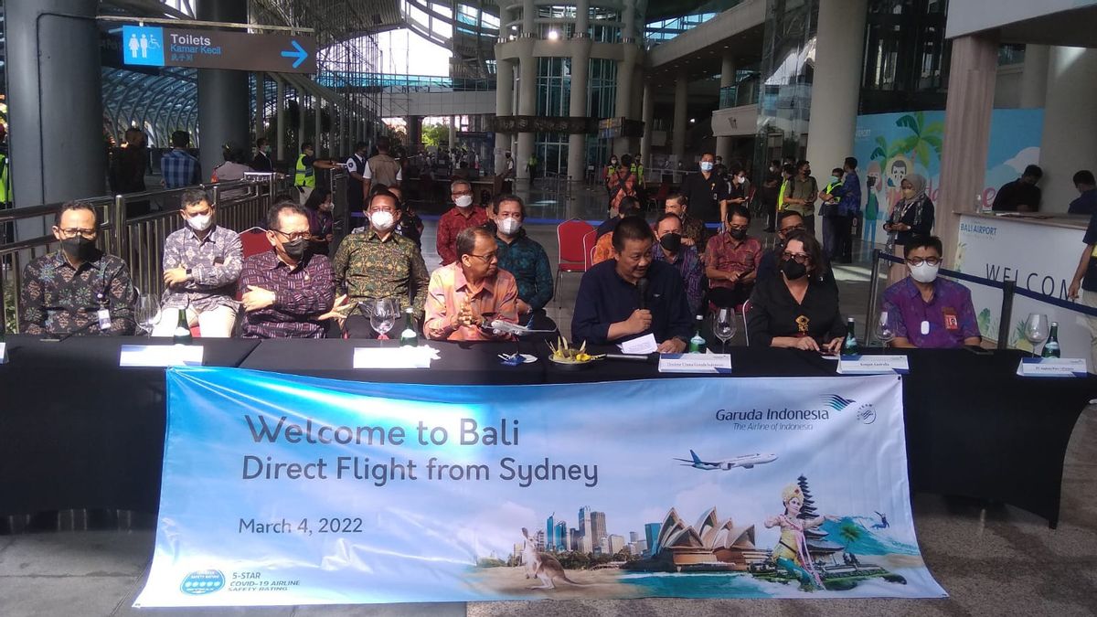 シドニーからのガルーダインドネシア飛行機は47人の外国人とングラライバリに着陸