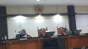  هذا هو النظر في PN Semarang ، حكم والد كابولي ، ابنة الزوج ، المحكوم عليه بالسجن لمدة 16 عاما وغرامة قدرها 1 مليار روبية إندونيسية 