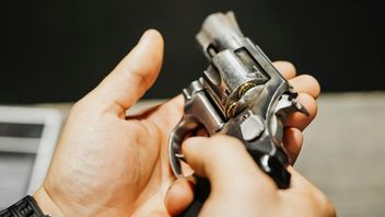 Tembak Pistol saat Rapat Partai, Politikus Afrika Selatan Divonis 5 Tahun Penjara