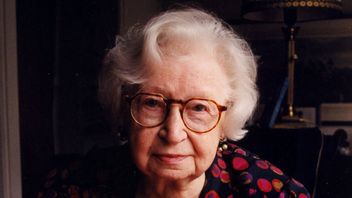 وفاة Miep Gies، المرأة التي حمت آن فرانك من الفظائع النازية