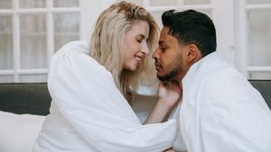 Agar Hubungan Seksual Bersama Pasangan Makin Intim, Coba Lakukan Beberapa Gerakan Foreplay Ini