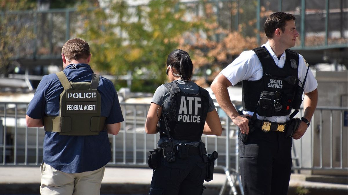 No Longer A Secret, The FBI And The DEA Are Now Ordered To Use Body Cameras While On Duty