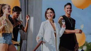 Agnez Mo Rilis Wine Bertabur Emas, Warganet Salah Fokus pada Agama