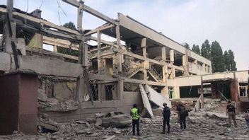 Russian Rocket Hits Ukrainian Apartment In Donetsk: 15 Dead, Dozens More Trapped In Rubble