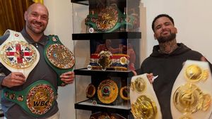 Tyson Fury Bersedia Naik Ring Lawan Anthony Joshua