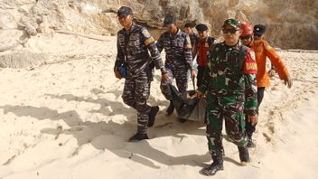 Perempuan Prancis Tewas Terseret Ombak Pantai Kelingking 