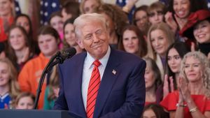 Trump Ingin Pertahankan Batasan Penempatan Senjata Nuklir dengan Rusia